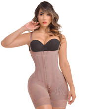 Load image into Gallery viewer, Ann Michell Bootylicius line Small Waist, Big Buttocks, Strapless. Hooks REF 1579 Strapless Jlo