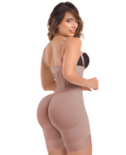 Load image into Gallery viewer, Ann Michell Bootylicius line Small Waist, Big Buttocks, Strapless. Hooks REF 1579 Strapless Jlo – view 2