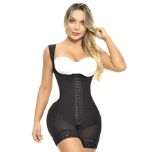 Load image into Gallery viewer, Ann Michell Magic line for enhanced buttocks and ultra waist.