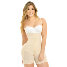 Load image into Gallery viewer, Ann Michell Fantastic strapless line for enhanced buttocks and ultra waist. – view 3