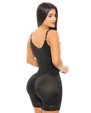 Load image into Gallery viewer, Ann Michell Fantastic line for enhanced buttocks and ultra waist. 1531 – view 2