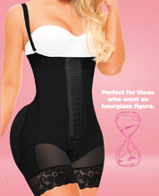 Load image into Gallery viewer, Bootylicious line for enhanced buttocks and ultra waist with two sizes larger in the hips. Short Leg-1570